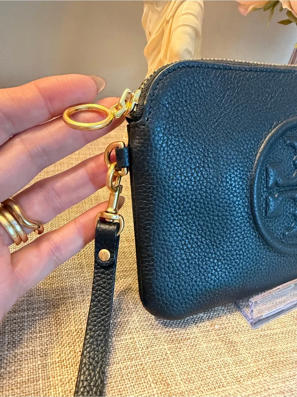 Tory Burch compact pebbled
